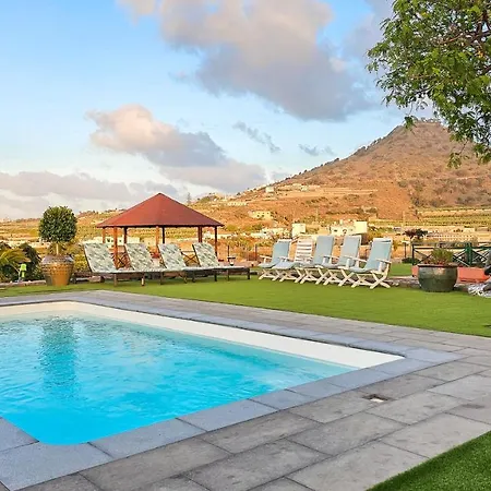 Angeles Holiday home *