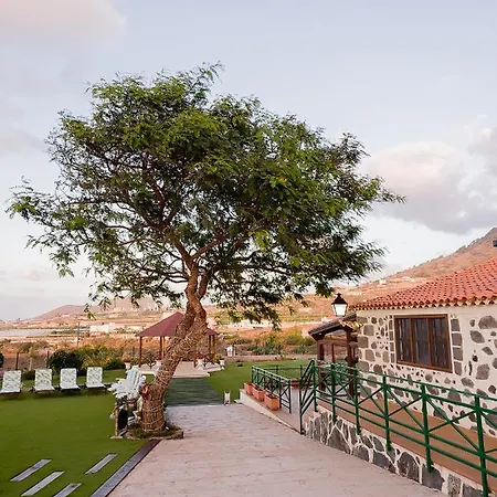 Angeles Holiday home *
